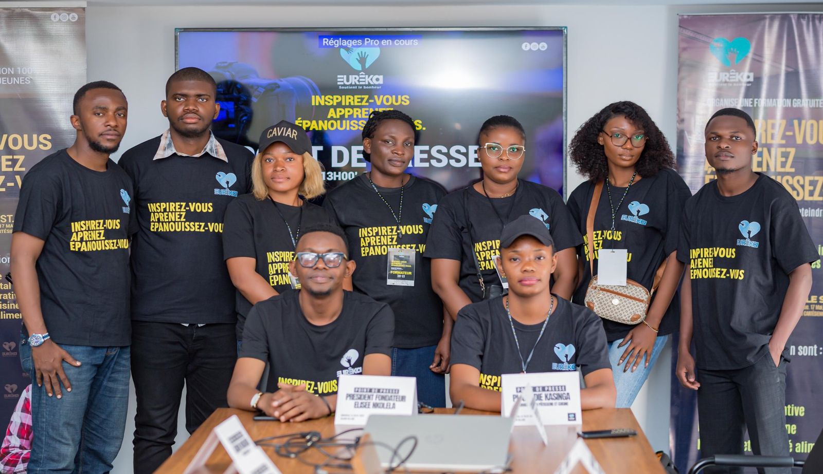 Les jeunes de la promotion 1722-Event 2025 et leurs formateurs
